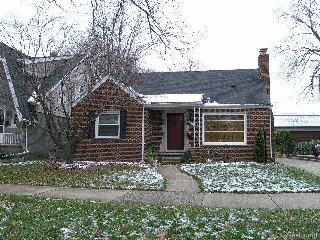 943 Rivard Boulevard Grosse Pointe, MI 48230 - Photo 1 of 20 943 Rivard 002
