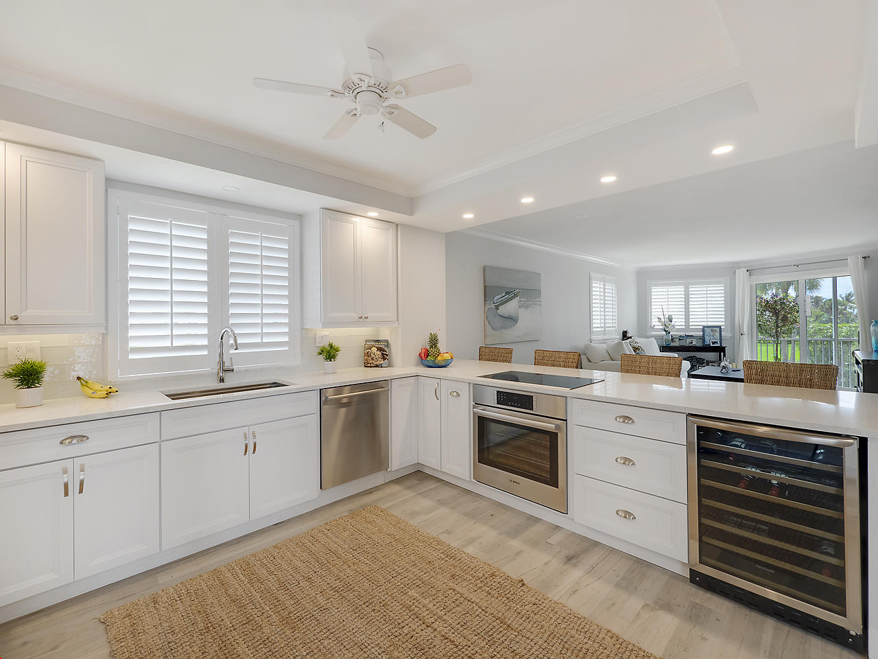 2730 Banyan Road, Unit 21B Boca Raton, FL 33432 - Photo 2 of 18 Modern Kitchen