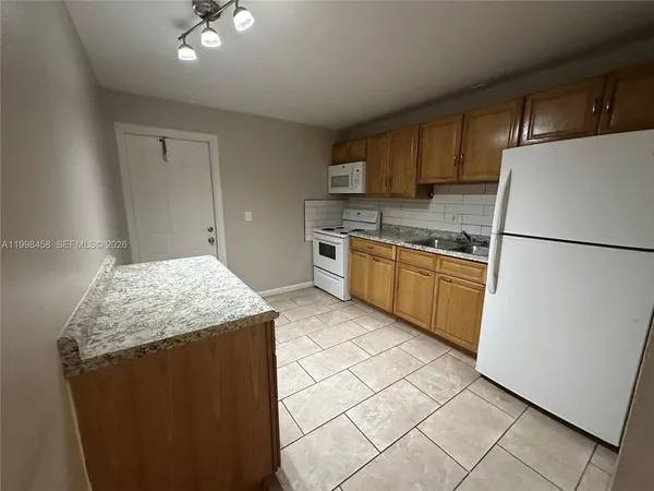 $1,900 | 5940 Northwest 20th Street, Unit 44, Lauderhill, FL 33313