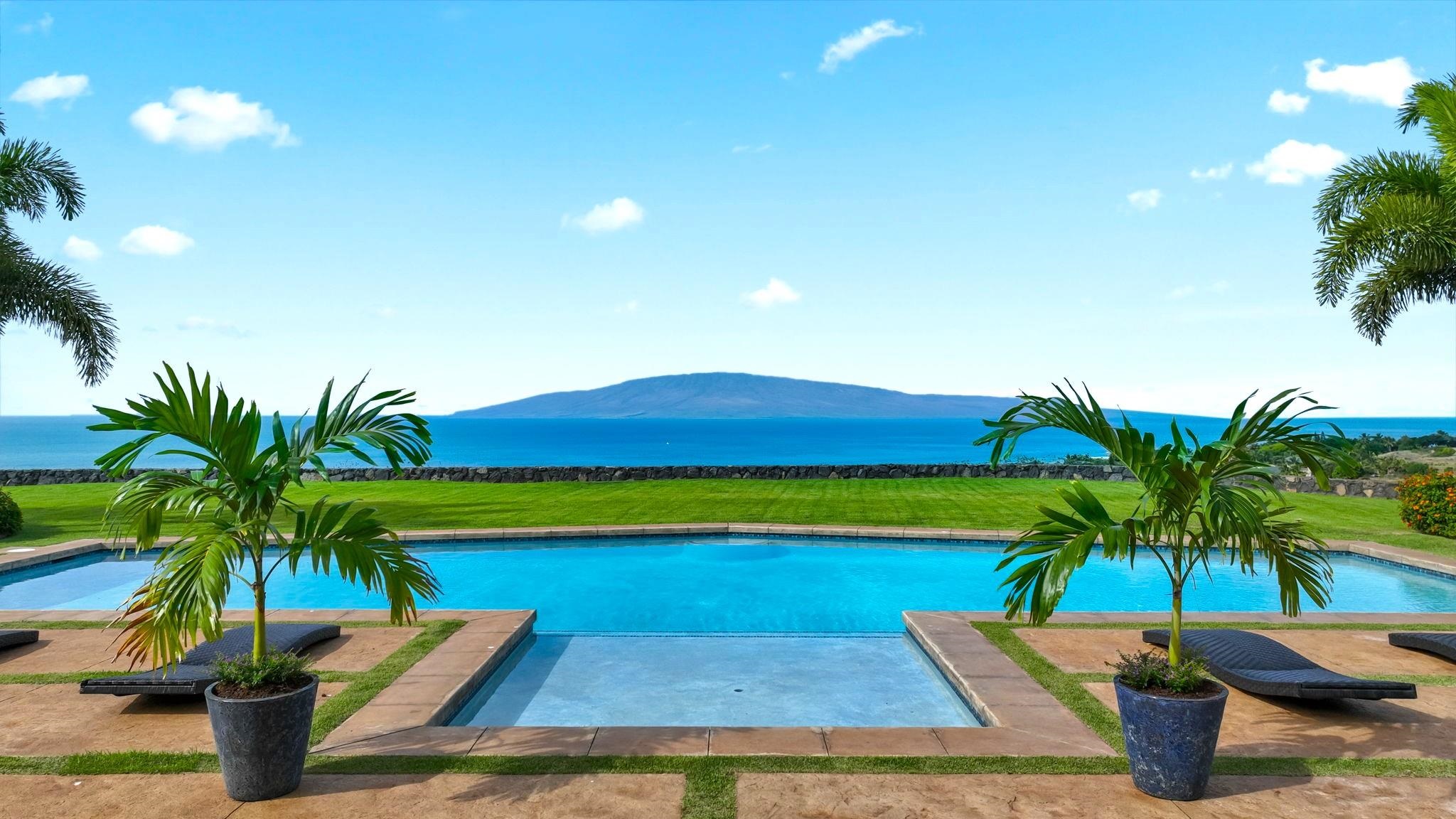 123 Punakea Loop, Unit A Lahaina, HI 96761 - Photo 6 of 50 a view of outdoor space with seating area and tub