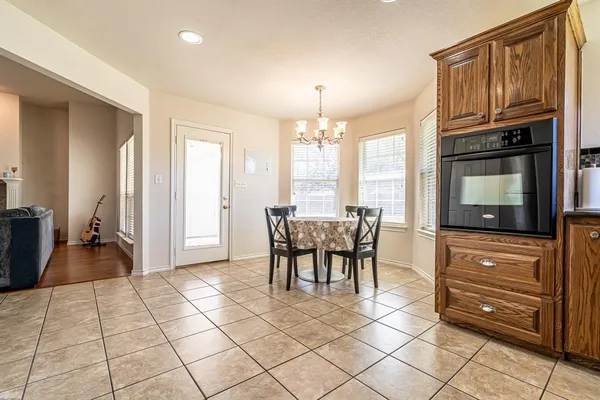 $295,000 | 1909 Lazy Court, Granbury, TX 76048