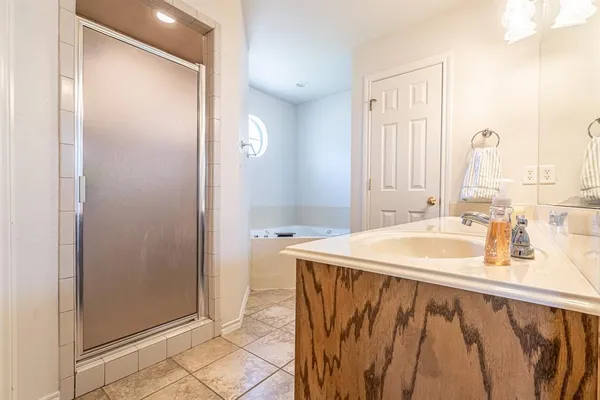 $295,000 | 1909 Lazy Court, Granbury, TX 76048