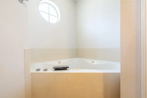 $295,000 | 1909 Lazy Court, Granbury, TX 76048