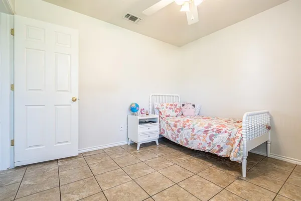 $295,000 | 1909 Lazy Court, Granbury, TX 76048