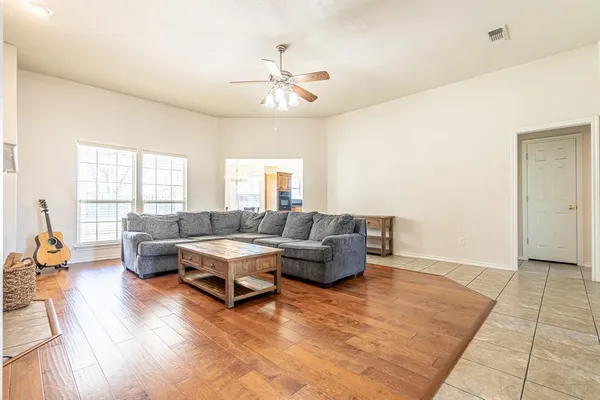 $295,000 | 1909 Lazy Court, Granbury, TX 76048