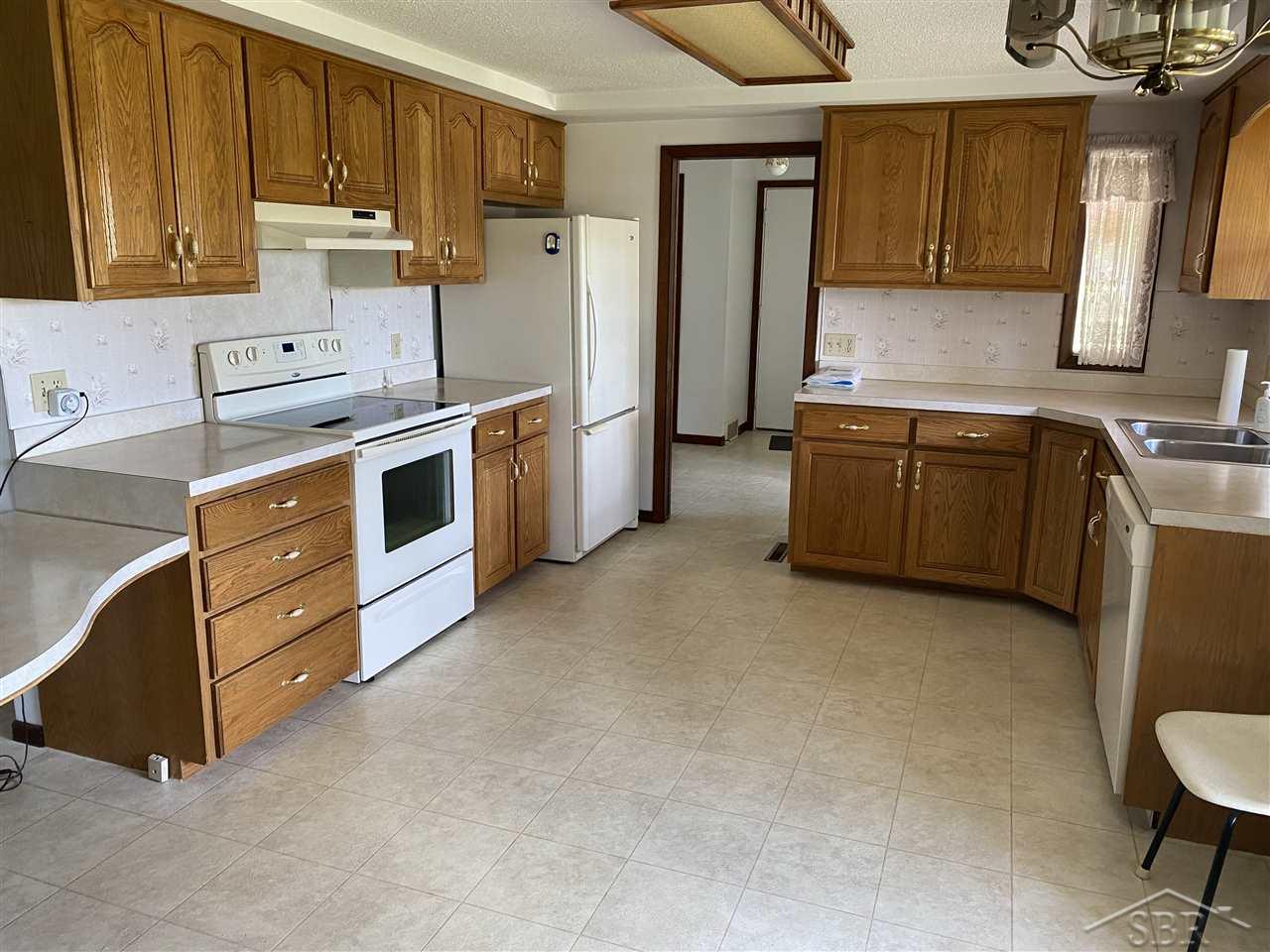 1746 West Midland Road Auburn, MI 48611 - Photo 7 of 19 50021361-6.JPG