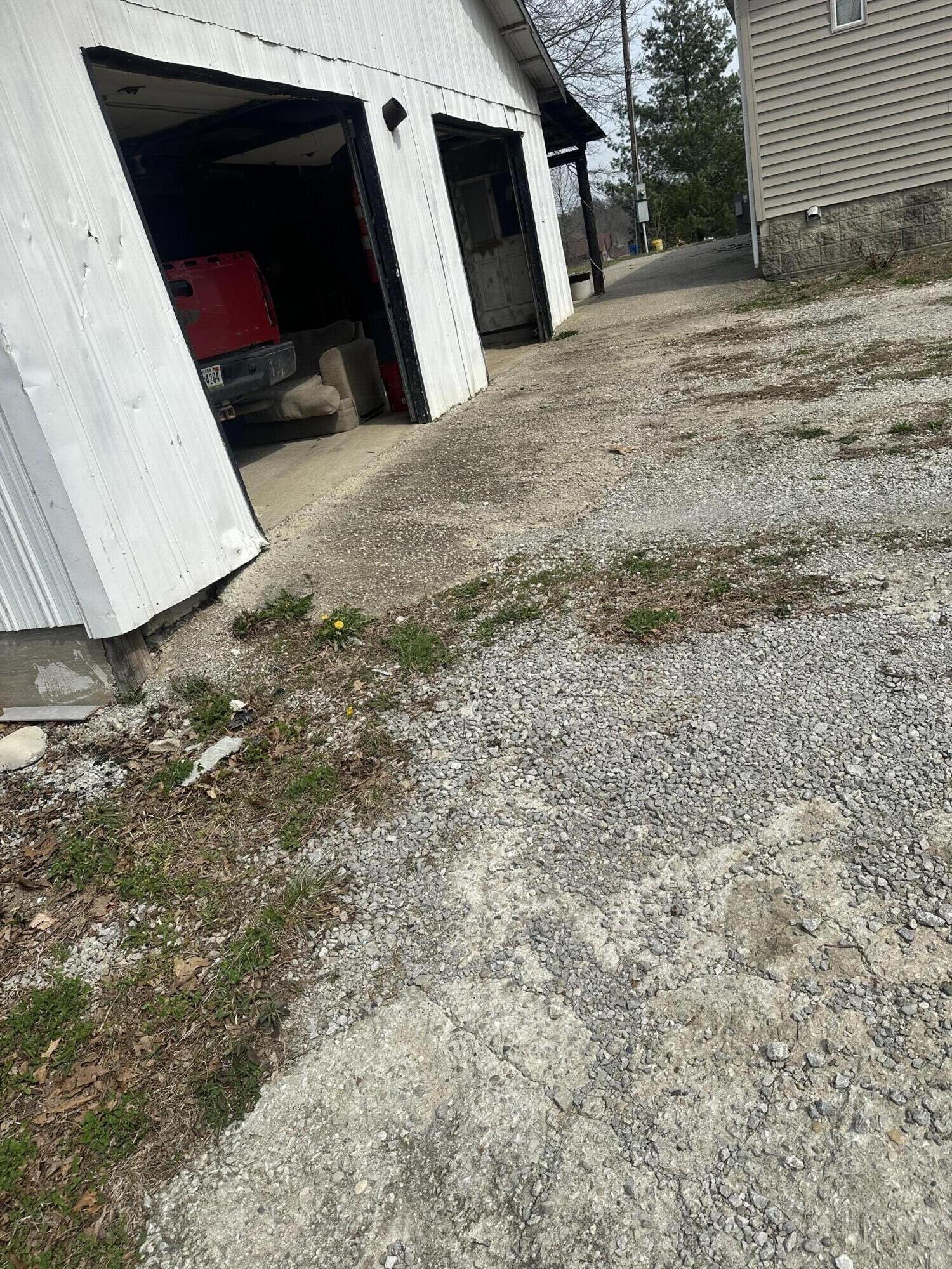 6011 Opossum Trot Road Charlestown, IN 47111 - Photo 15 of 19 1500x2000