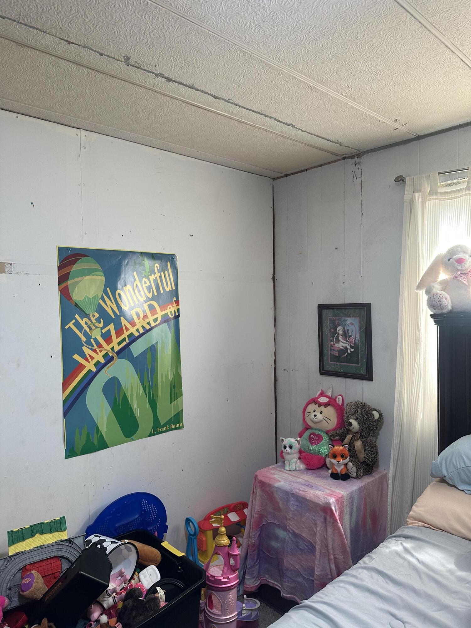 6011 Opossum Trot Road Charlestown, IN 47111 - Photo 8 of 19 1500x2000