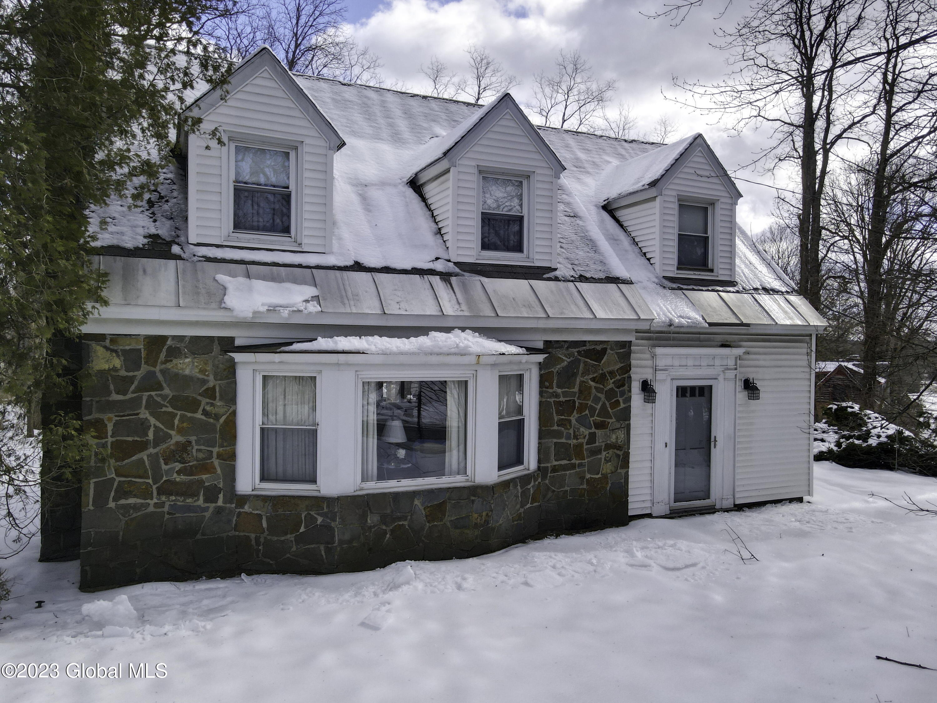 4201 Consaul Road Niskayuna, NY 12304 - Photo 1 of 23 Front of House