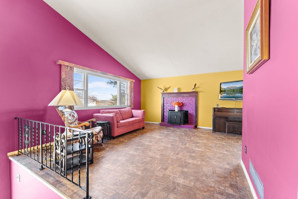 17 Cleveland Road Peabody, MA 01960 - Photo 6 of 42 Gallery Image 6