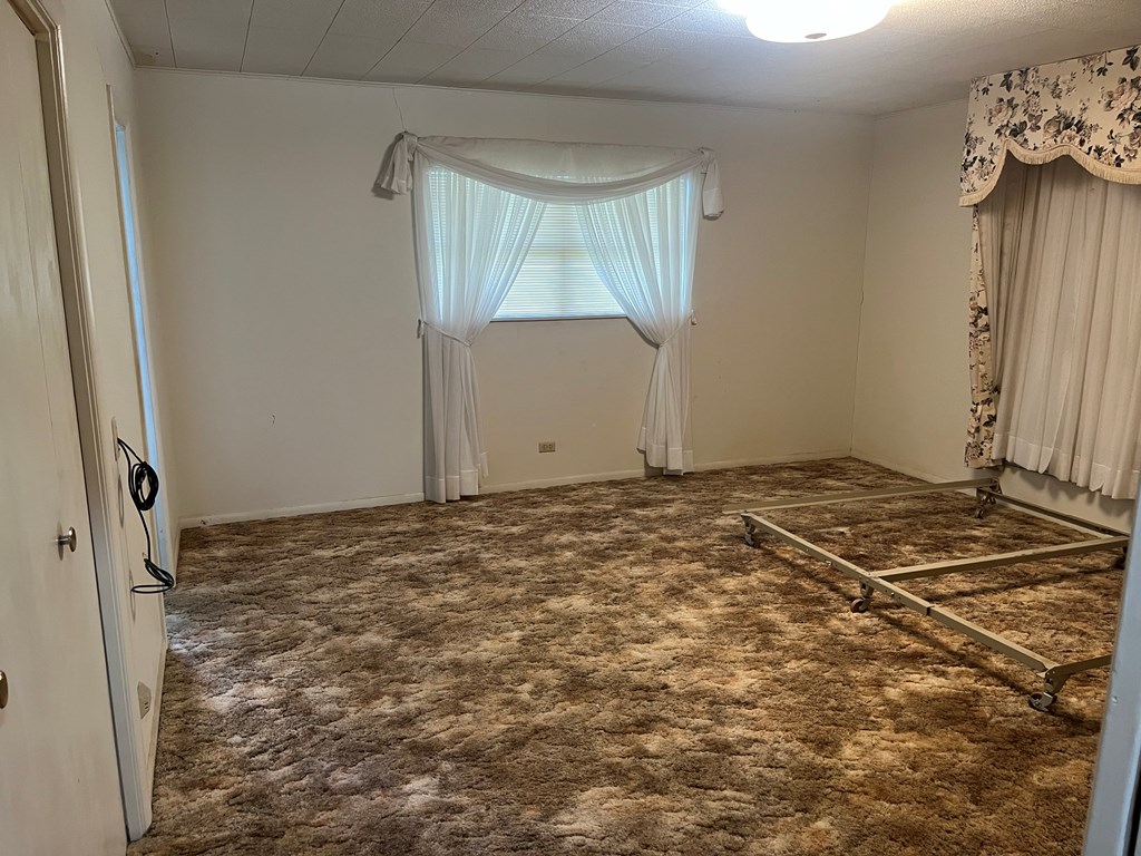450 Kc 450 Junction, TX 76849 - Photo 11 of 39 a view of a livingroom with a stove