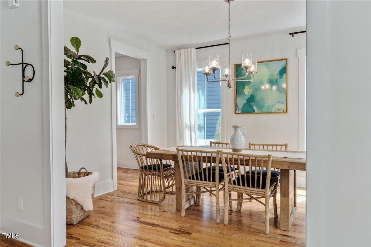 06-Dining Room
