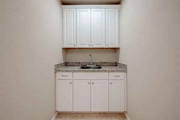 $2,600 | 7206 Spring Meadow Lane, Katy, TX 77494