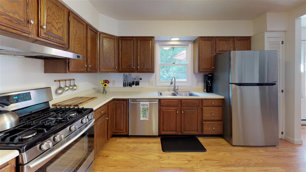 236 Martindale Road Shelburne, VT 05482 - Photo 4 of 36 Gallery Image 4