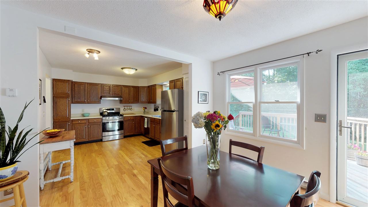 236 Martindale Road Shelburne, VT 05482 - Photo 5 of 36 Gallery Image 5