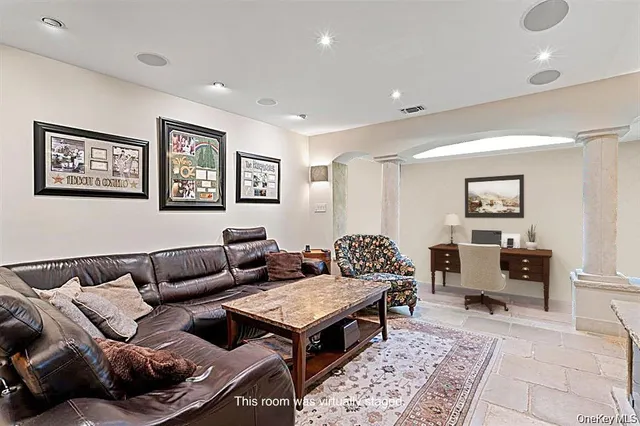 $1,349,000 | 234 Hamlet Drive, Jericho, NY 11753