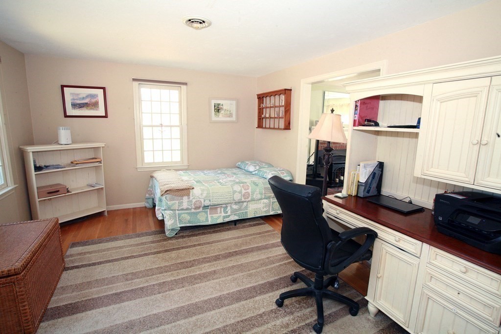 19 Walter Faunce Road Kingston, MA 02364 - Photo 8 of 24 Gallery Image 8