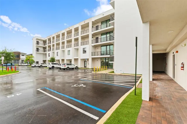 $555,000 | 8001 Northwest 41st Street, Unit F107, Doral, FL 33166