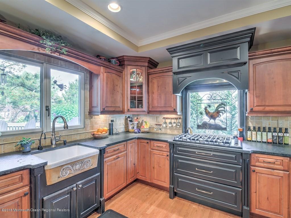 70 Randolph Road Freehold, NJ 07728 - Photo 19 of 33 015_KITCHEN