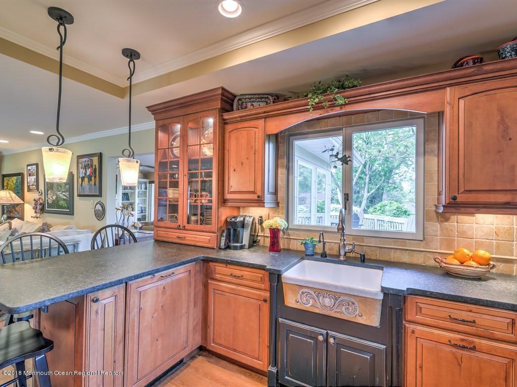 70 Randolph Road Freehold, NJ 07728 - Photo 20 of 33 016_KITCHEN