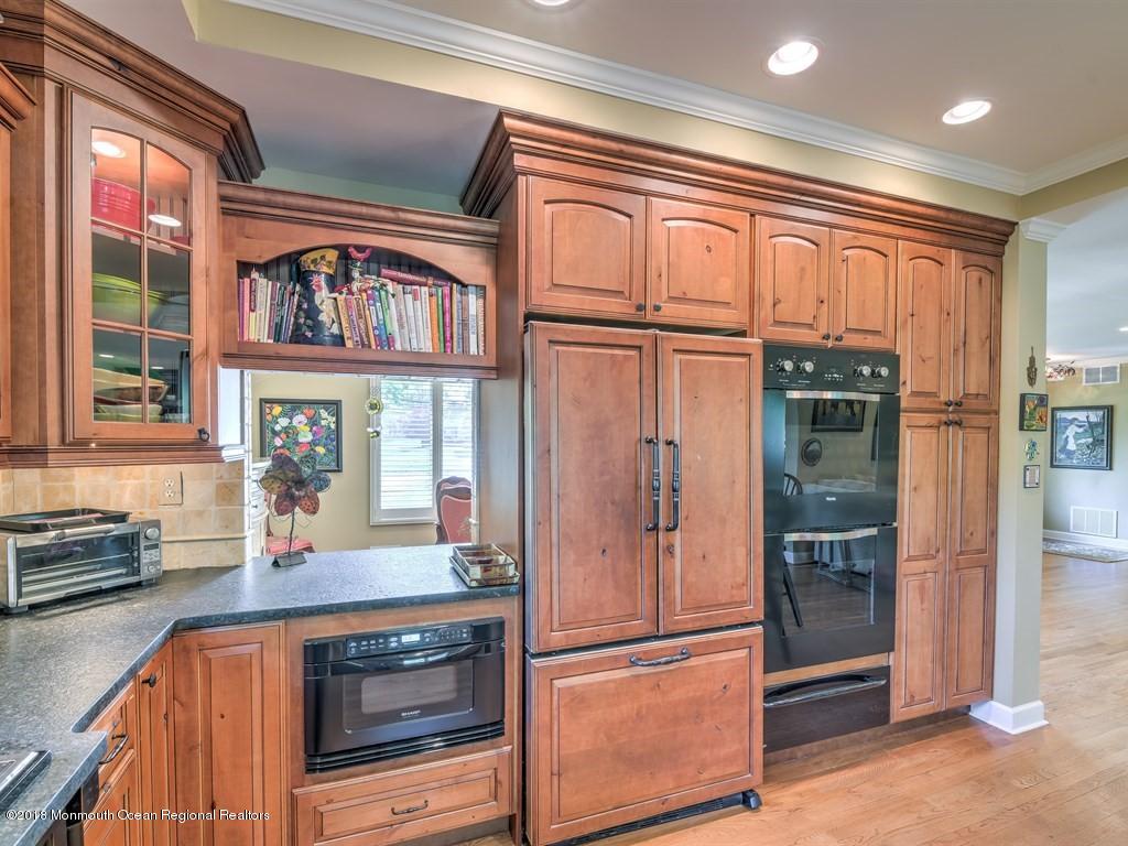 70 Randolph Road Freehold, NJ 07728 - Photo 21 of 33 017_KITCHEN