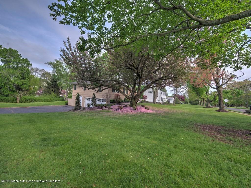70 Randolph Road Freehold, NJ 07728 - Photo 32 of 33 002_FRONT YARD