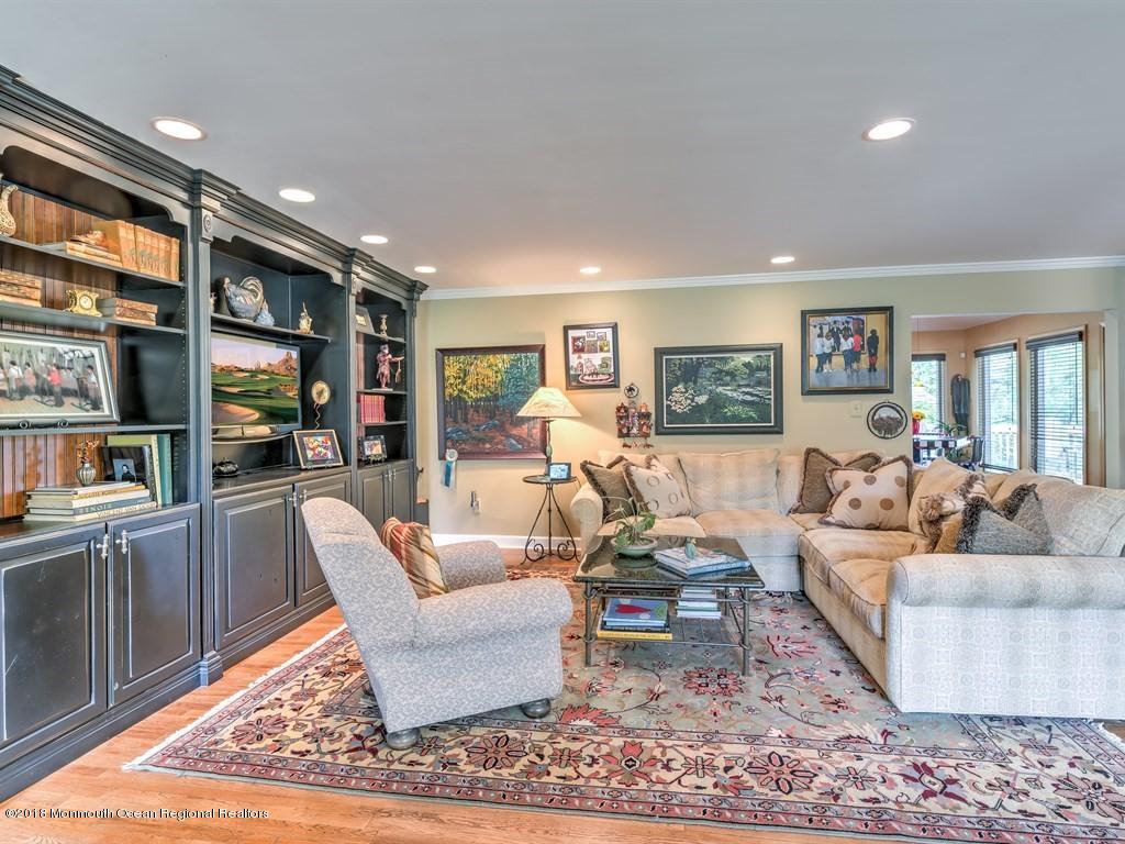 005_LIVING ROOM