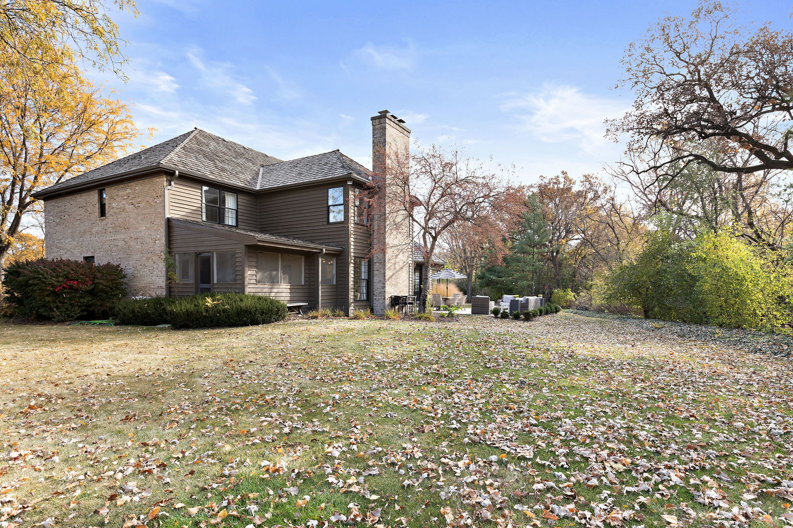 28679 West Heritage Oaks Road Barrington, IL 60010 - Photo 34 of 42 a front view of a house with a yard