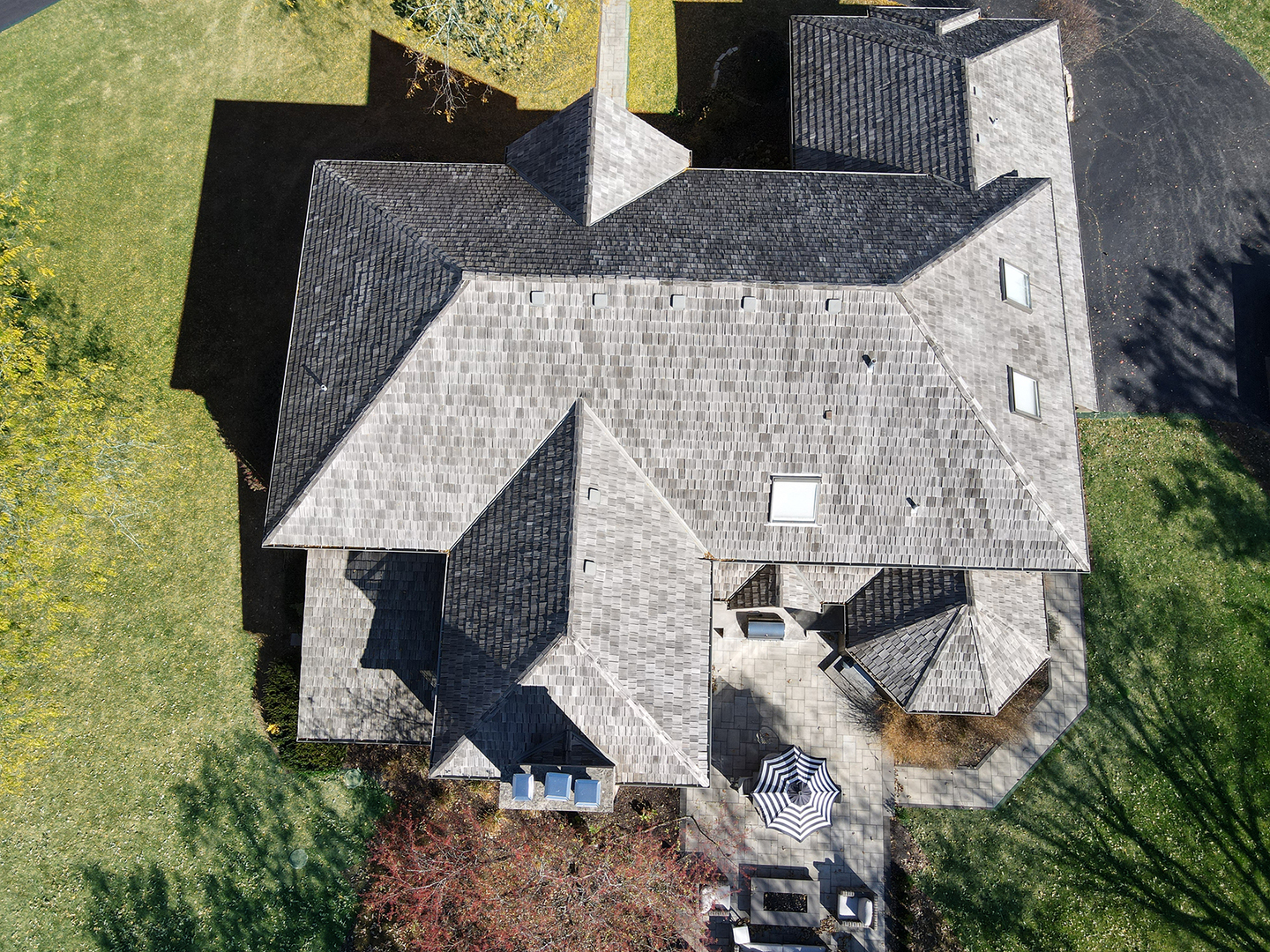 28679 West Heritage Oaks Road Barrington, IL 60010 - Photo 37 of 42 a aerial view of a house with large trees