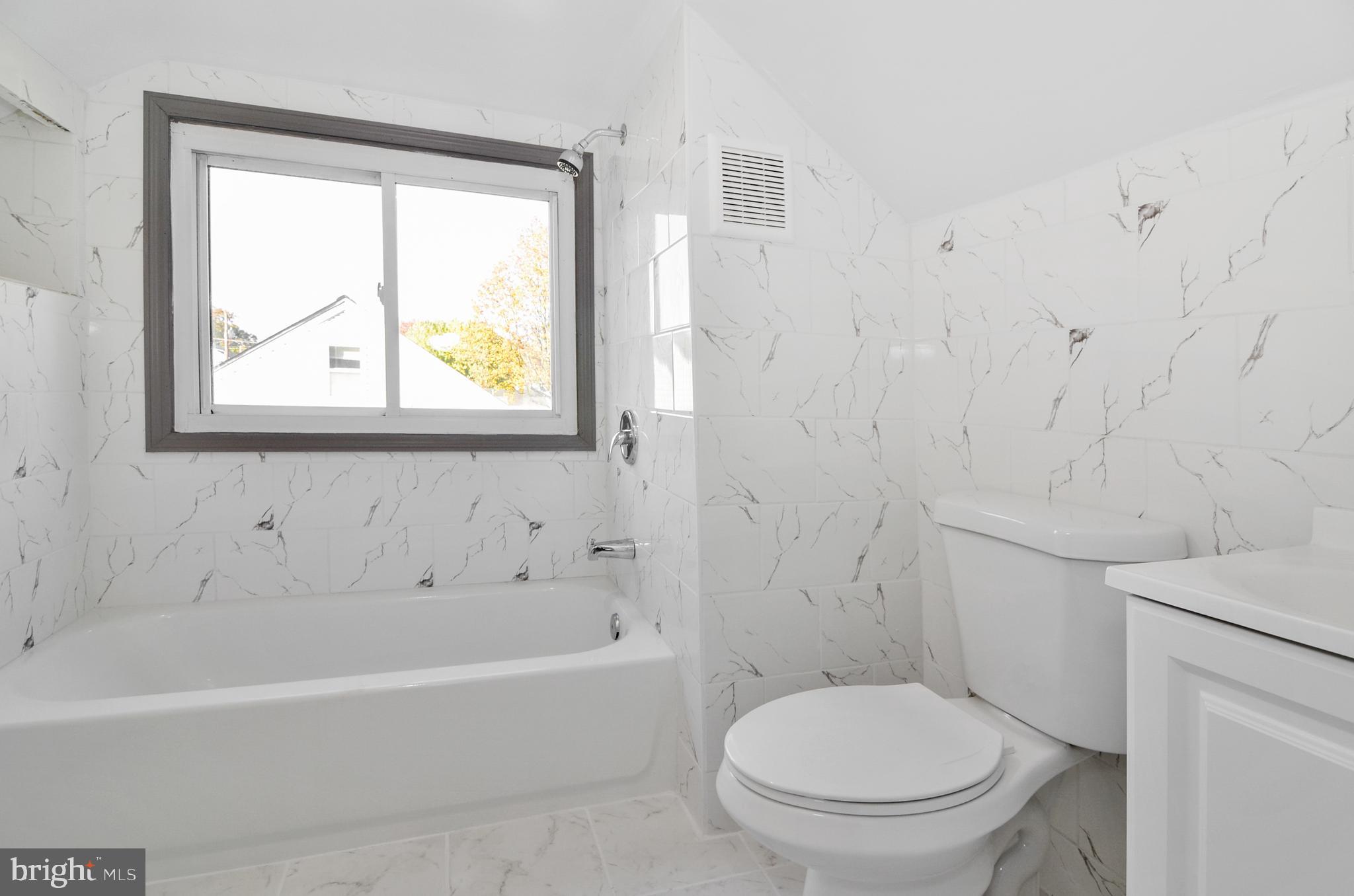 313 Locust Avenue Baltimore, MD 21221 - Photo 21 of 25 FULL BATH