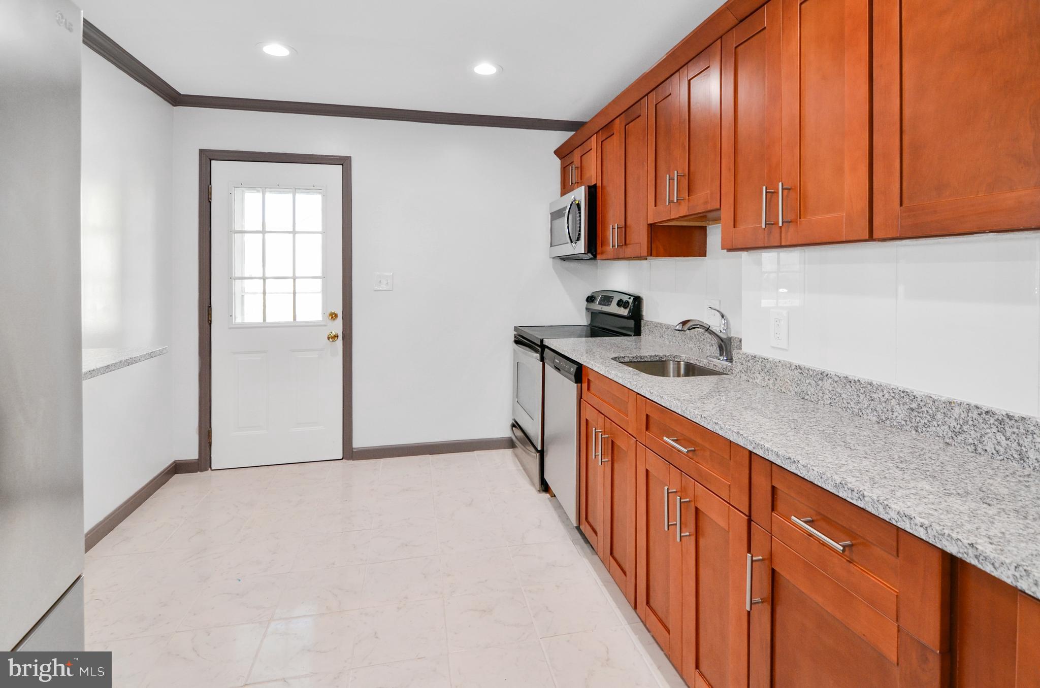 313 Locust Avenue Baltimore, MD 21221 - Photo 6 of 25 KITCHEN