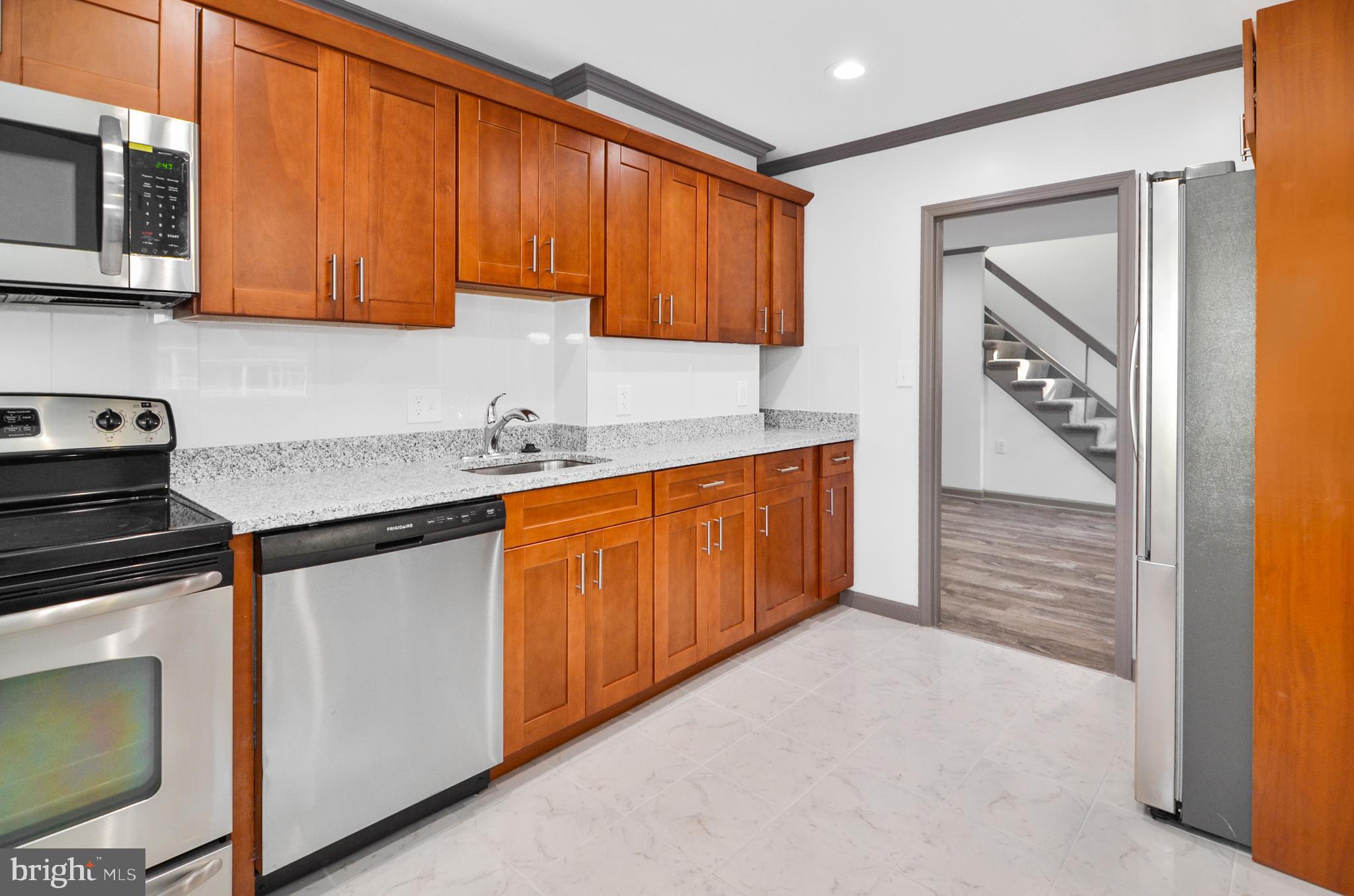 313 Locust Avenue Baltimore, MD 21221 - Photo 7 of 25 KITCHEN