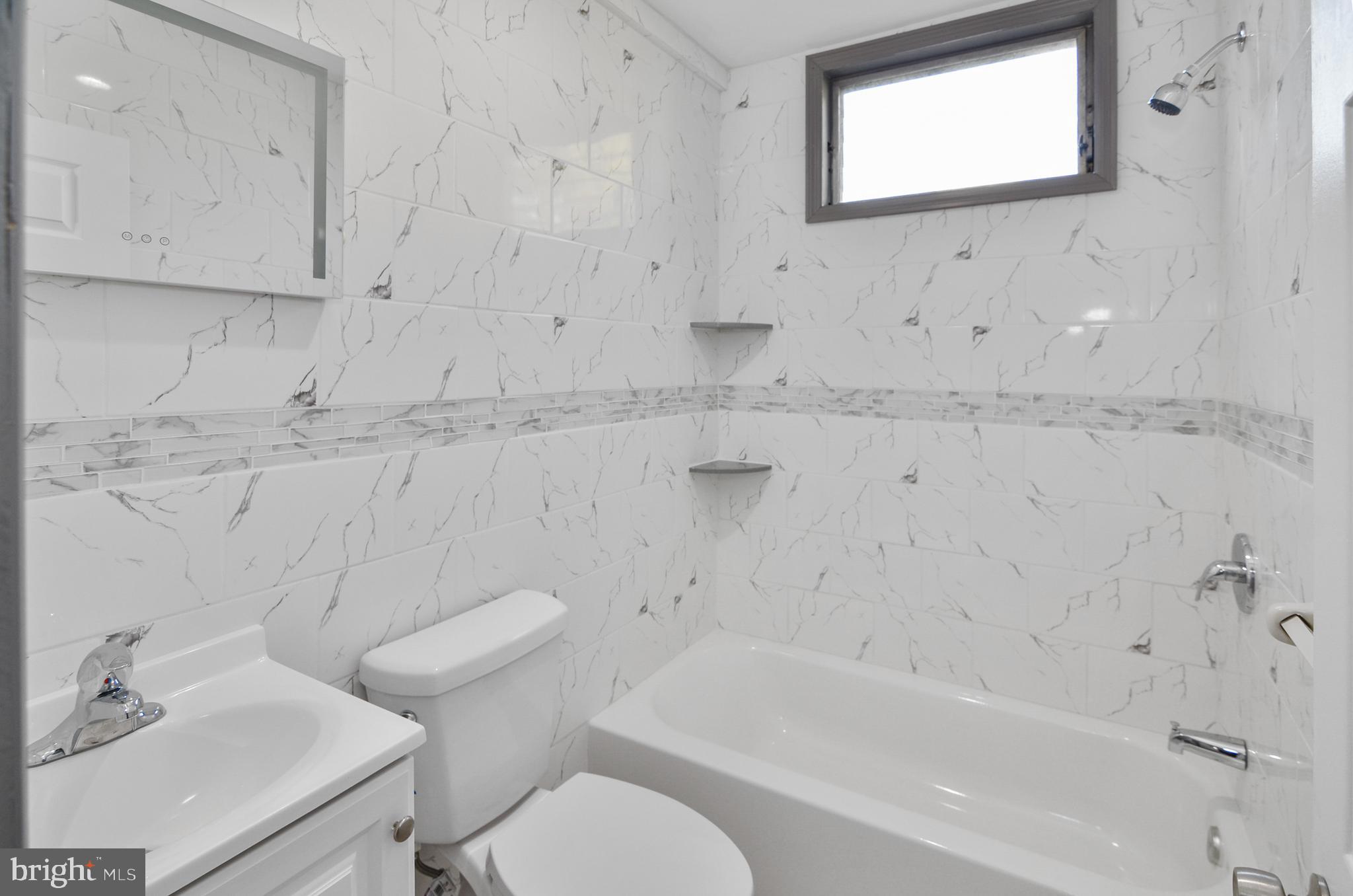 313 Locust Avenue Baltimore, MD 21221 - Photo 9 of 25 FULL BATH
