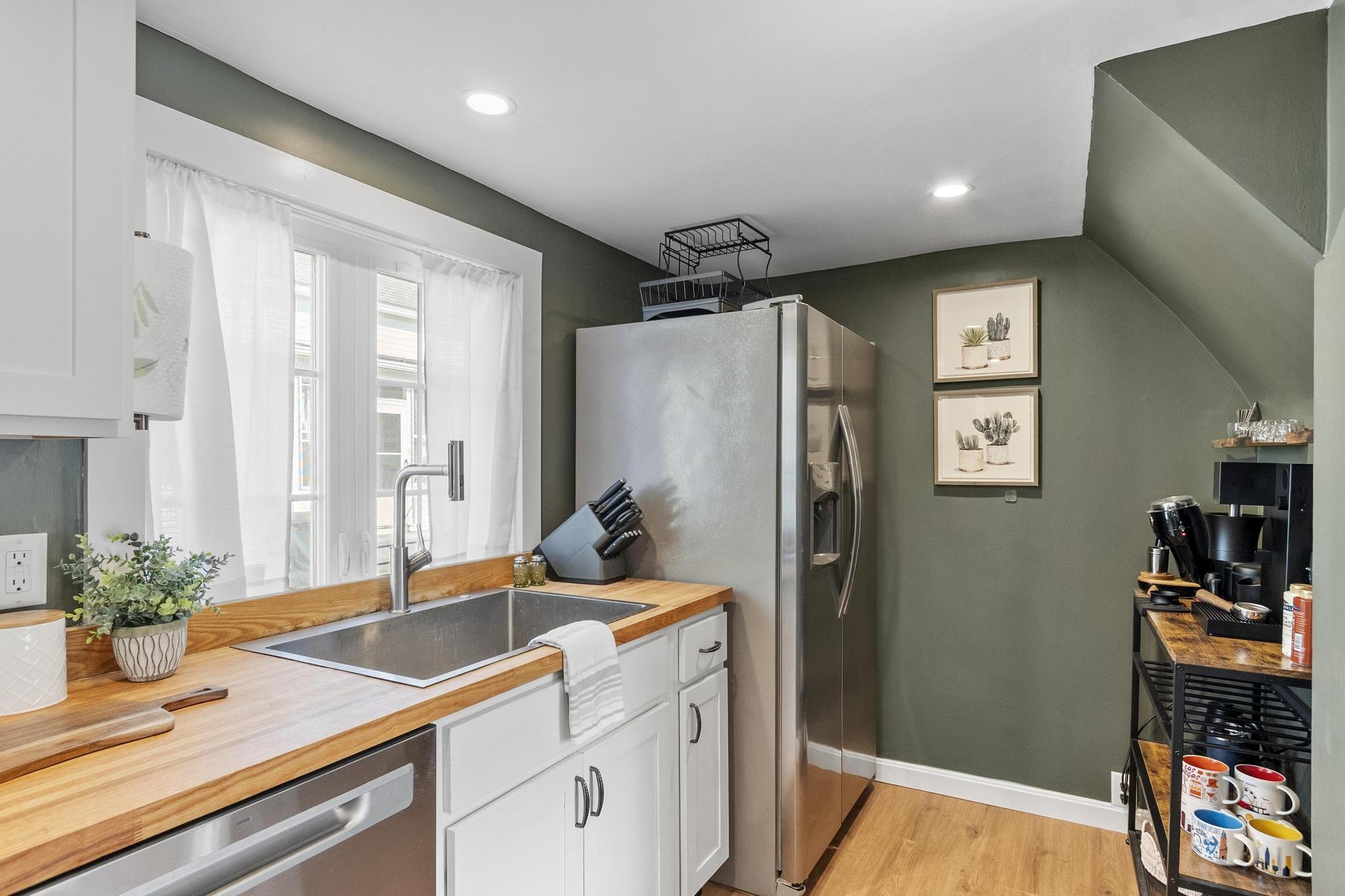 5 Middle Street Nashua, NH 03060 - Photo 11 of 41