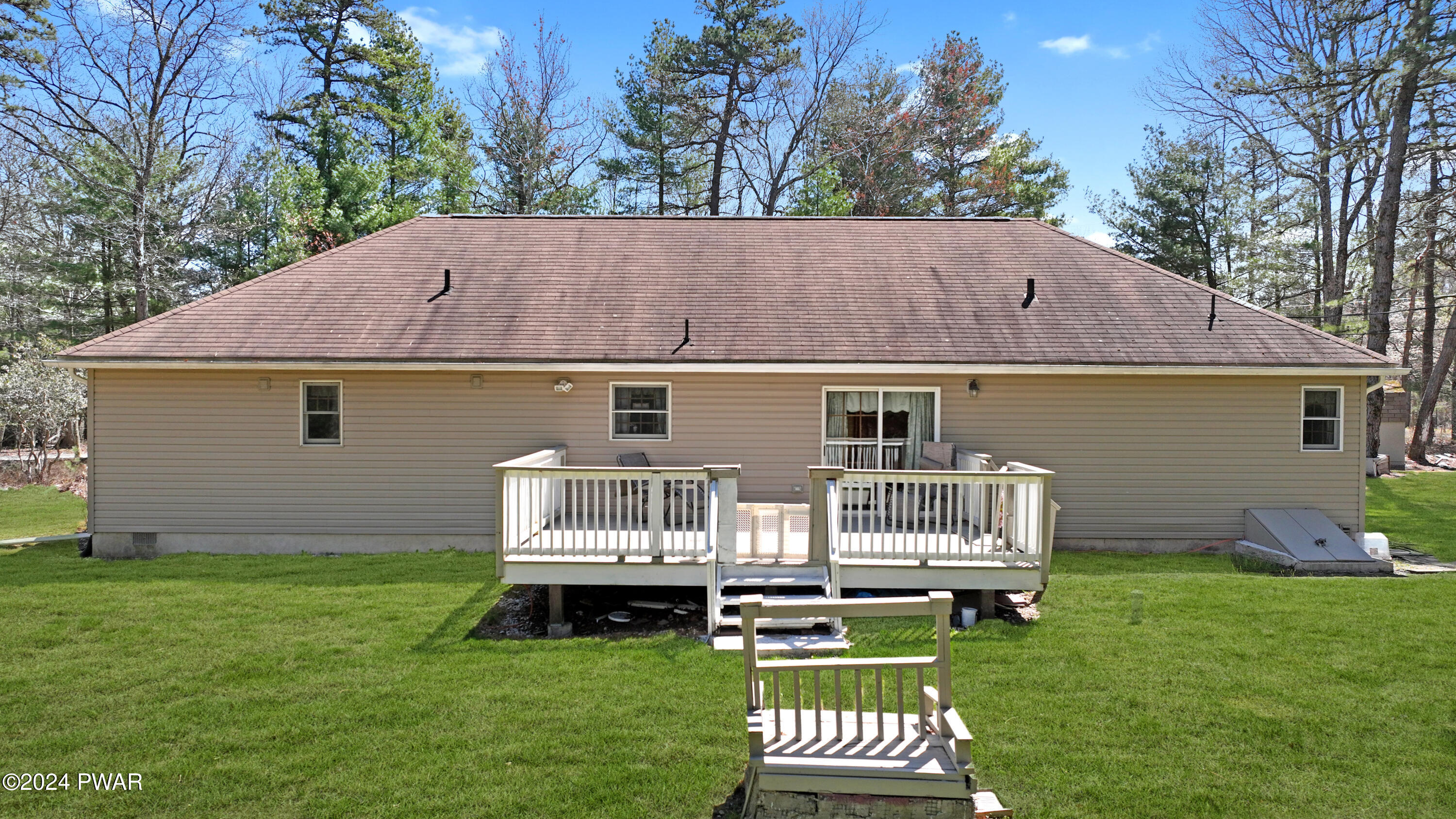 125 Squirrel Road Dingmans Ferry, PA 18328 - Photo 5 of 28 4