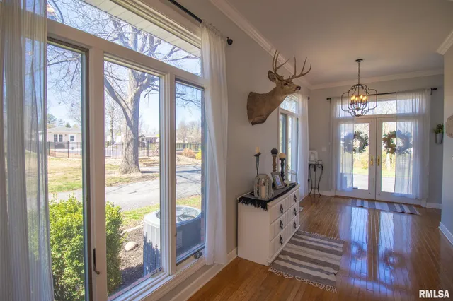 $415,000 | 4 Valley Lane, Carlinville, IL 62626