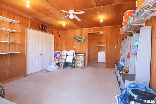 $415,000 | 4 Valley Lane, Carlinville, IL 62626