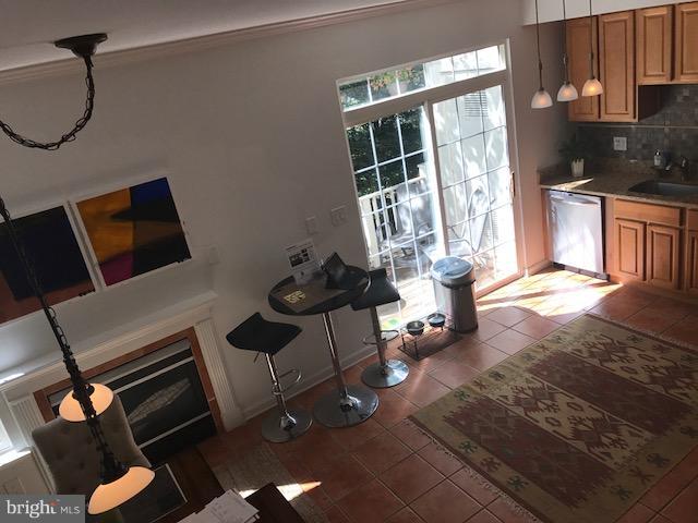 1300 Windleaf Drive, Unit 152H Reston, VA 20194 - Photo 27 of 29 Dining Room