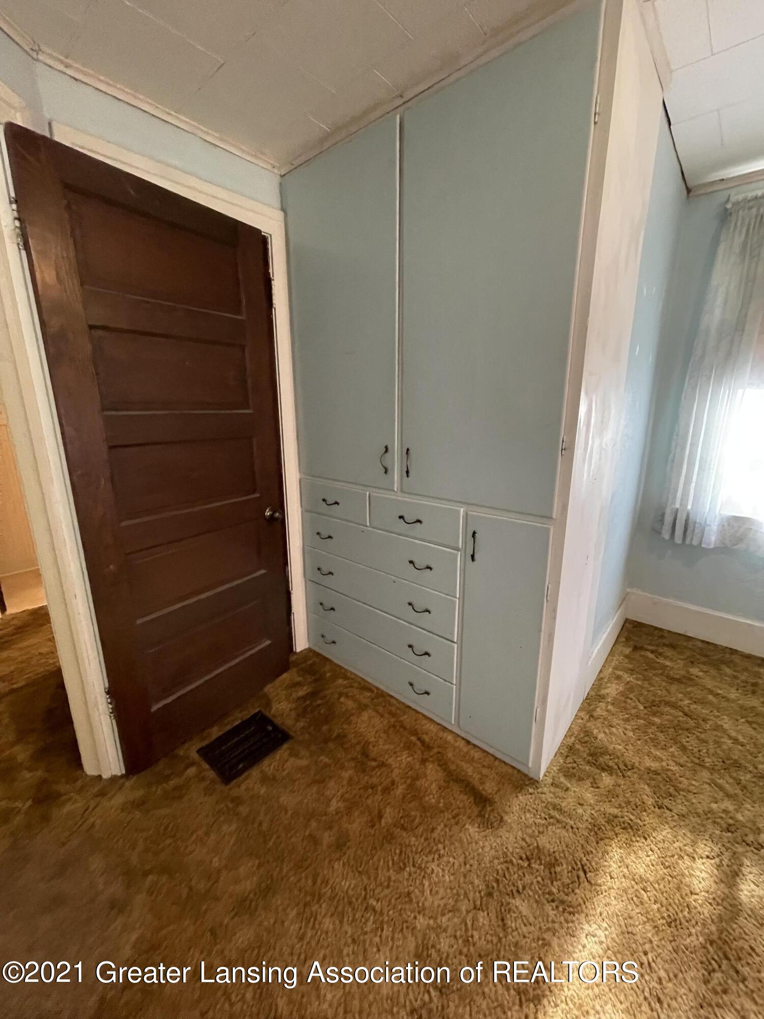 2323 Strathmore Road Lansing, MI 48910 - Photo 18 of 24 IMG_7610