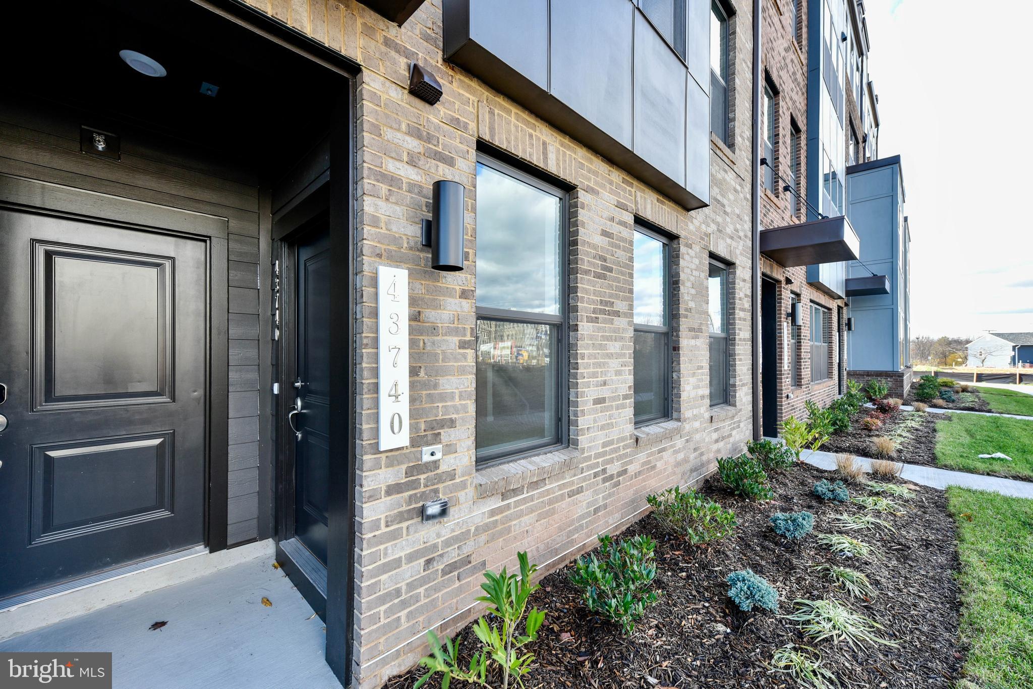 43740 Transit Square Ashburn, VA 20147 - Photo 3 of 20 a view of an entrance of the house