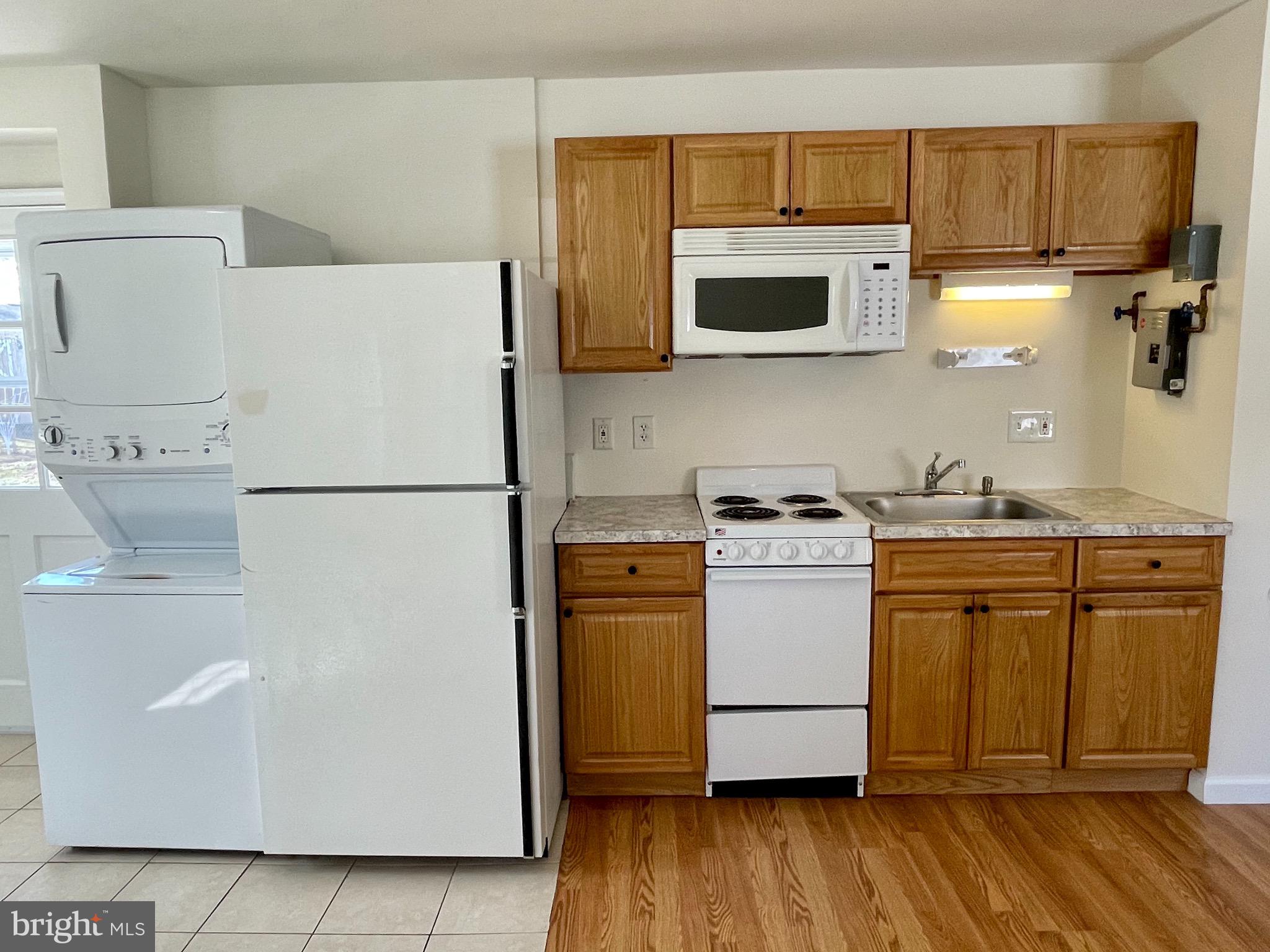 303 West Church Road Sterling, VA 20164 - Photo 20 of 27 Kitchen & washer/dryer in in-law suite/guest room