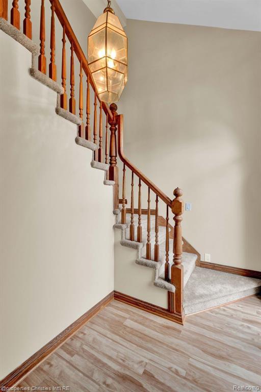 2411 Rochelle Park Drive Rochester Hills, MI 48309 - Photo 6 of 41