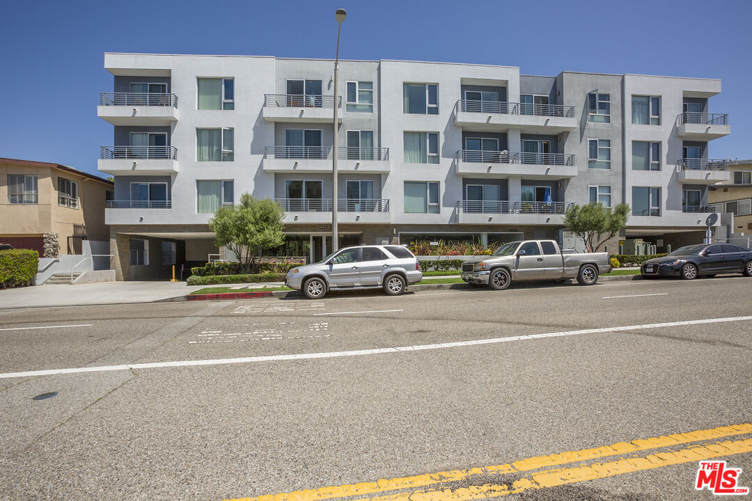 7857 West Manchester Avenue, Unit 110 Playa del Rey, CA 90293 - Photo 2 of 23