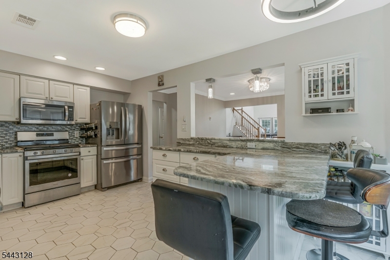262 Marcia Way Bridgewater, NJ 08807 - Photo 13 of 40