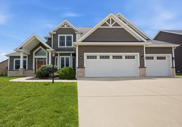 $579,000 | 1113 Ashford Court, Mahomet, IL 61853