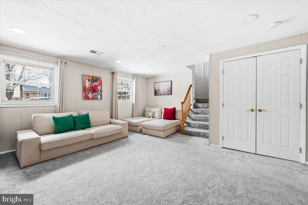 903 Leverton Road Rockville, MD 20852 - Photo 12 of 36