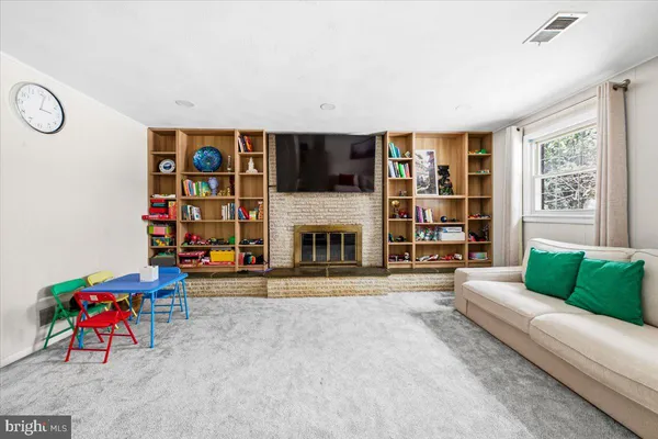 $4,350 | 903 Leverton Road, Rockville, MD 20852