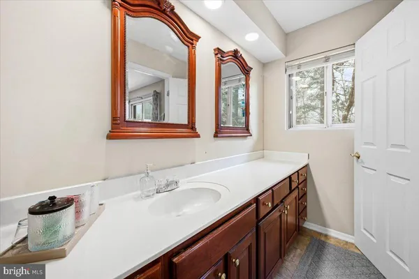 $4,350 | 903 Leverton Road, Rockville, MD 20852