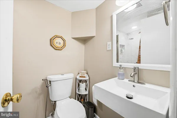 $4,350 | 903 Leverton Road, Rockville, MD 20852