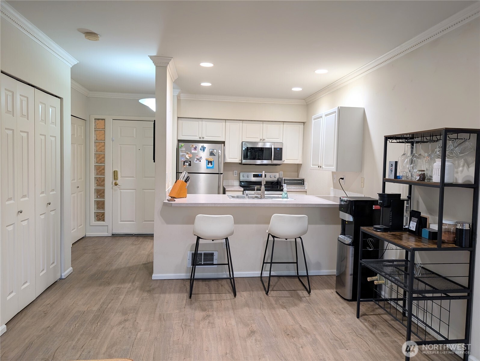 102 State Street, Unit 209W Kirkland, WA 98033 - Photo 2 of 6